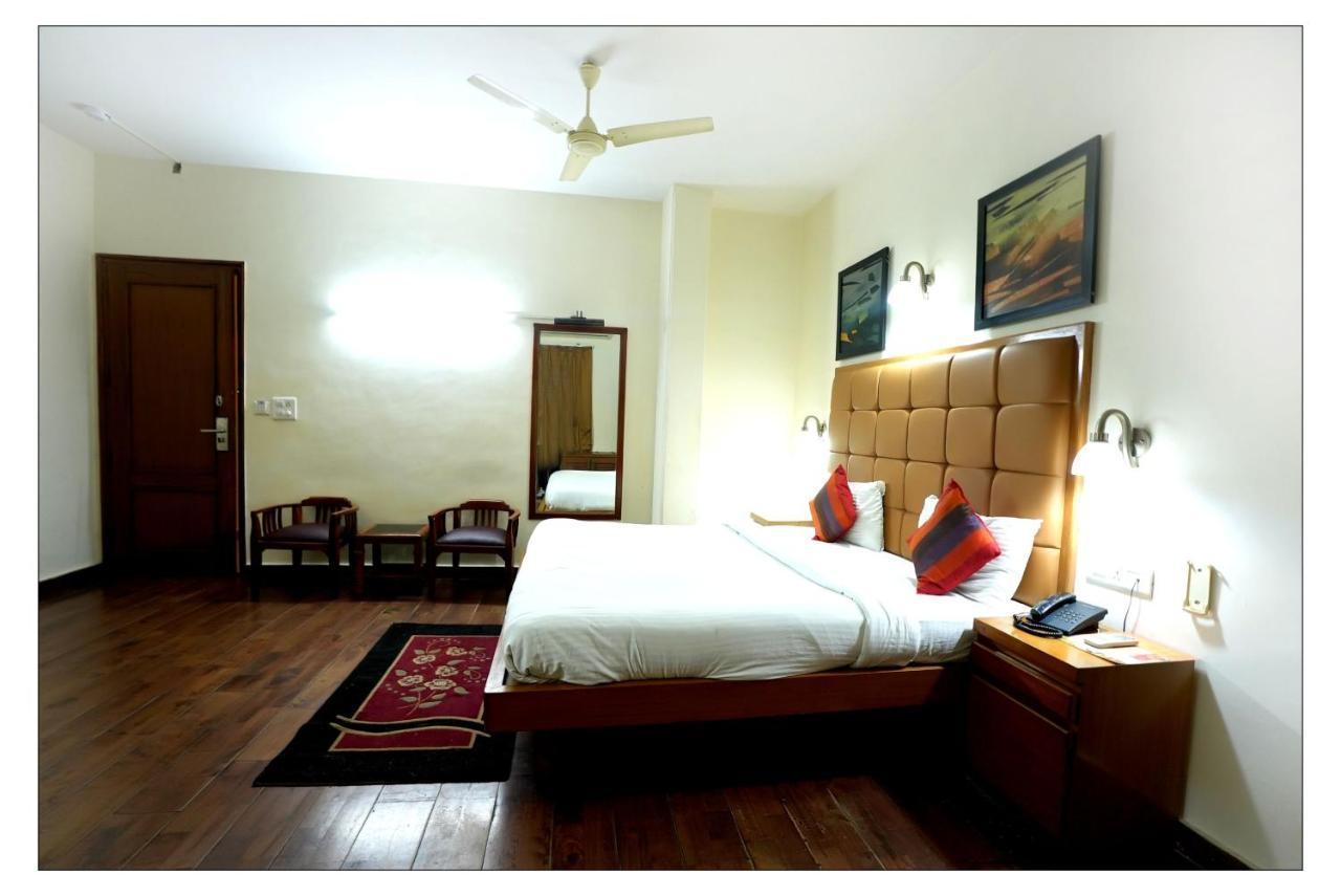 Hotel Oscar - Hauz Khas New Delhi Luaran gambar